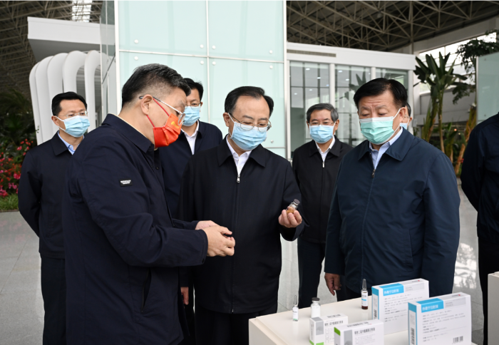 江苏省委书记吴政隆调研pg电子药业：加快推动传统中医药和现代科学相结合，为抗击疫情提供有力武器